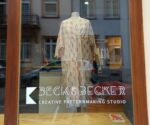 Beck&Becker bespielen ein Schaufenster der TEXTILEREI Mannheim – Gründungszentrum für Mode- & Lifestyle-Startups (© Beck&Becker)